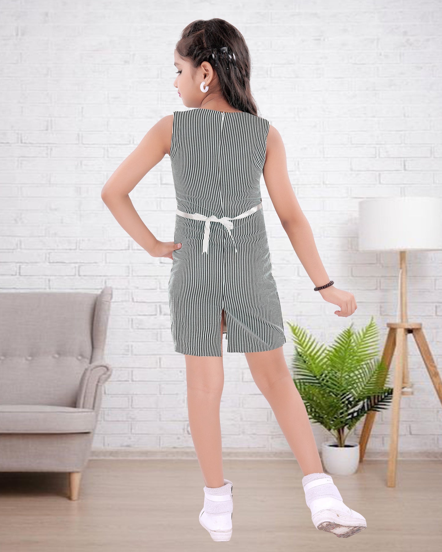 Black coloured Cotton Blend Bow Frock With Purse For Girls.